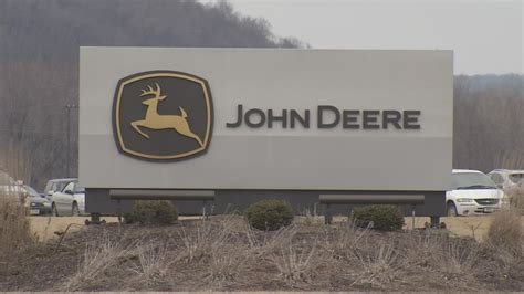 john deere skid steer mexico|Deere moving some production from Dubuque to Mexico by 2026.